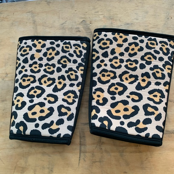 Leopard Knee Sleeves - Picture 3 of 3